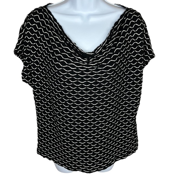M Dana Buchman Black & White Short Sleeve Blouse Stretch Cowl Neckline 8 10 - Picture 1 of 7